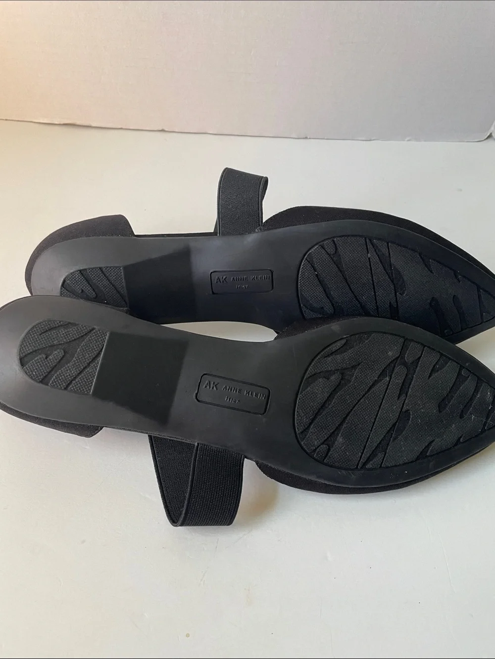 Anne Klein Women's Size 9  Flex Black Pointed-Toe Cross-Strap Flats